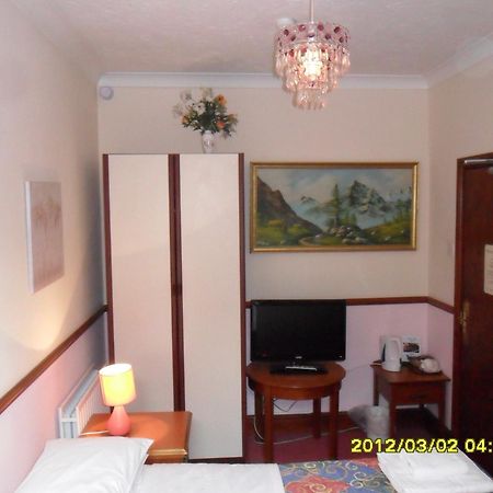 Thorpe Lodge Hotel Peterborough Bagian luar foto